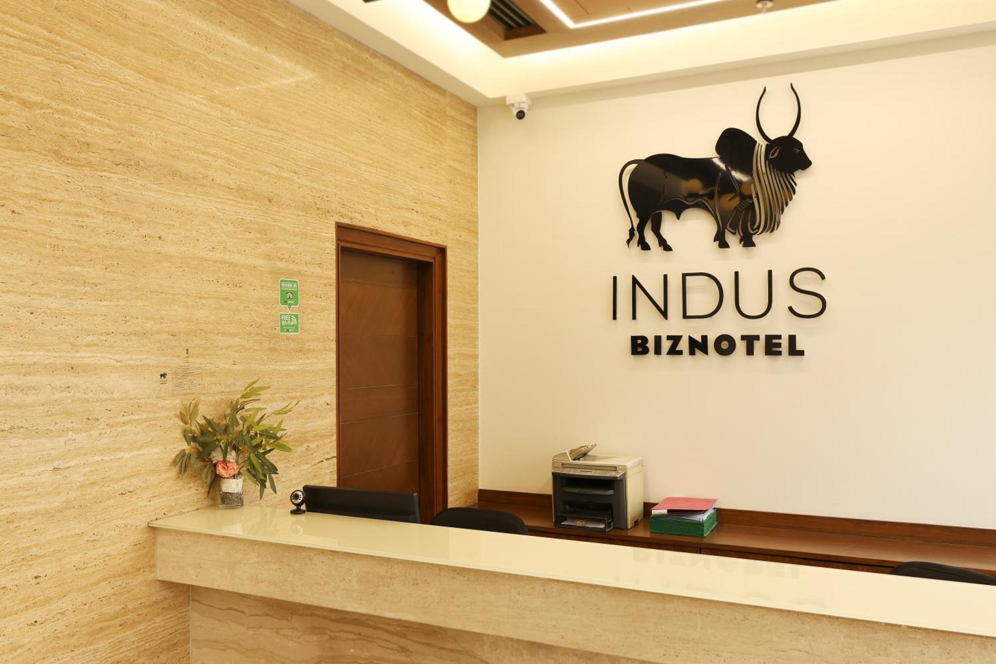 Indus Biznotel ニューデリー エクステリア 写真